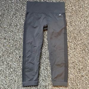 forever 21 cropped leggings NWOT